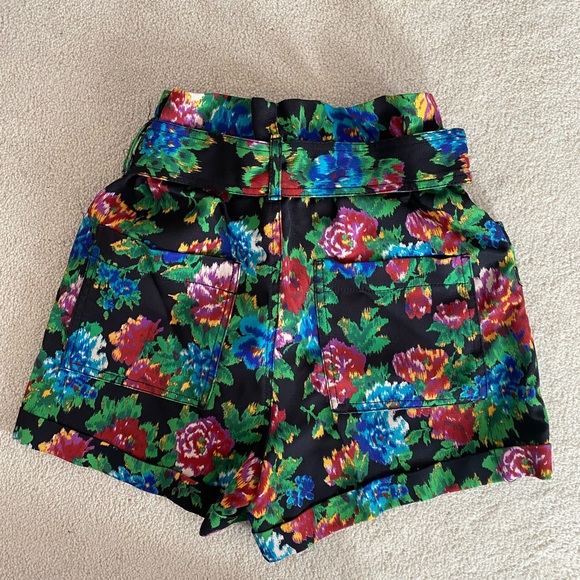 Floral high waisted shorts with belt - Picture 4 of 4